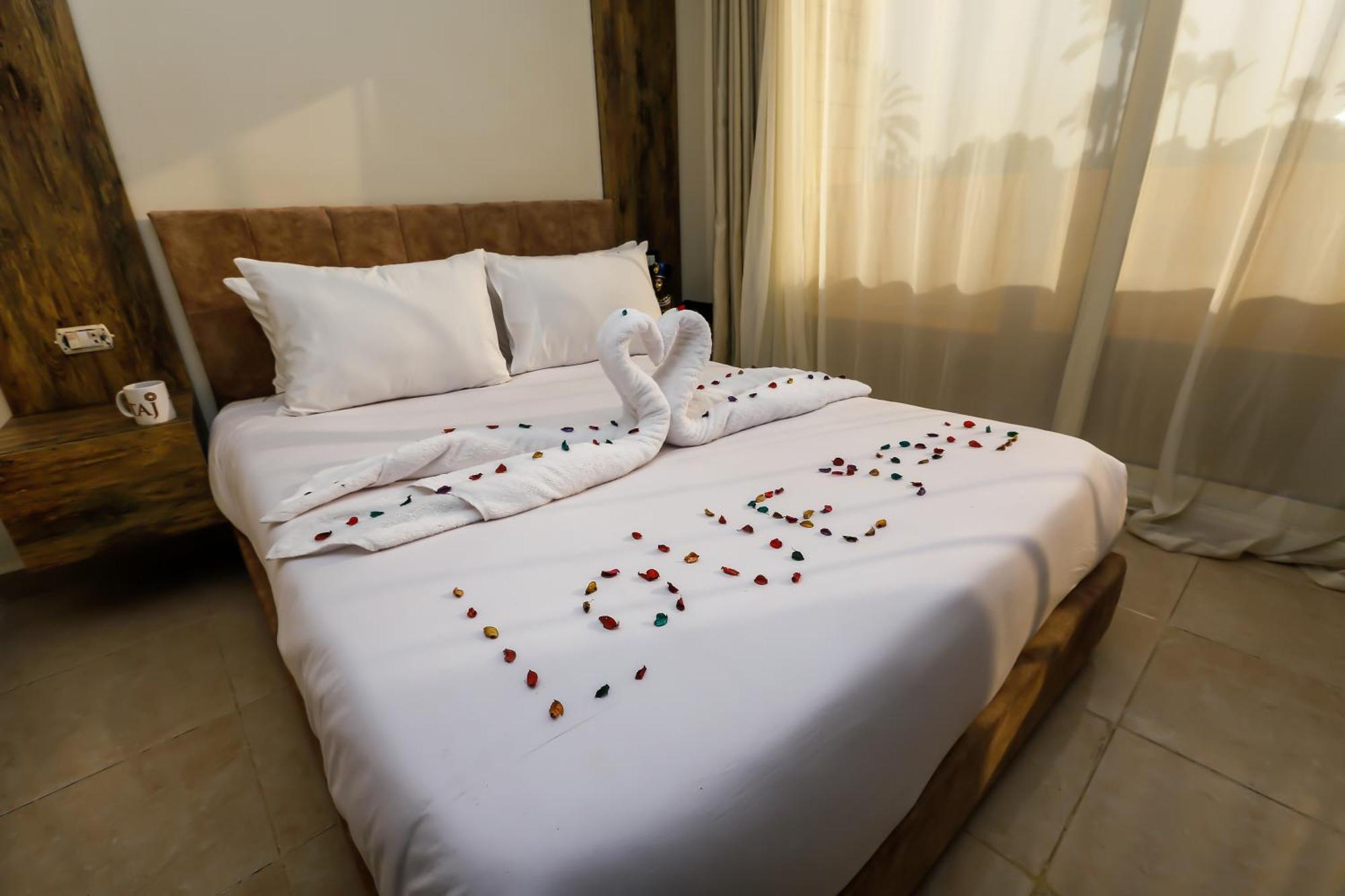 Taj Pyramids View Inn Kafrat al Jabal ภายนอก รูปภาพ